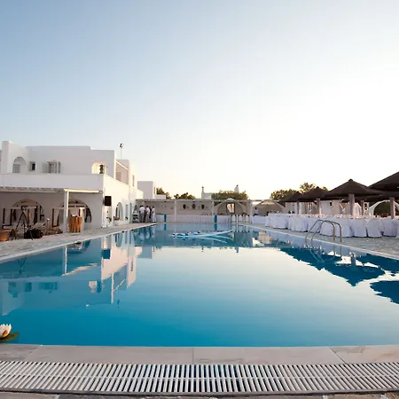 Holiday Sun Paros Hotel
