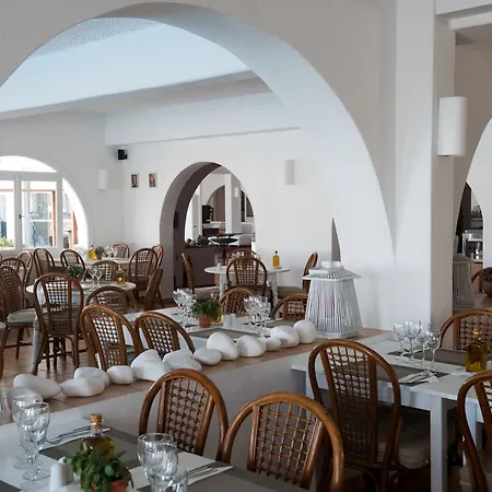 Holiday Sun Paros Hotel