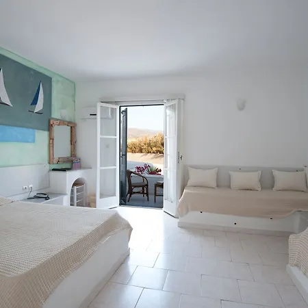 Holiday Sun Paros Hotel